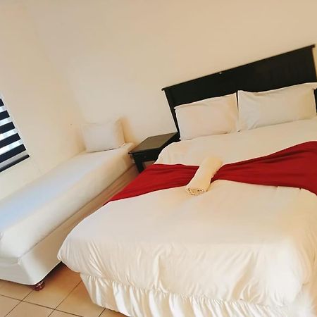 Palm Heaven B&B อีสต์ลอนดอน ภายนอก รูปภาพ