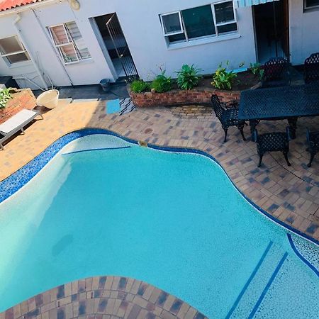 Palm Heaven B&B อีสต์ลอนดอน ภายนอก รูปภาพ