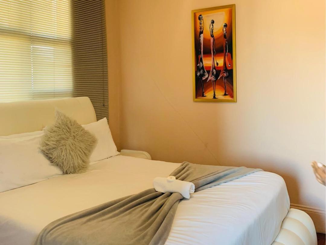 Palm Heaven B&B อีสต์ลอนดอน ภายนอก รูปภาพ